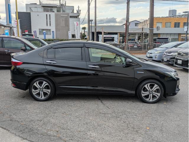 グレイス ハイブリッドＥＸ　純正ナビ　ＢＴオーディオ　ＵＳＢ接続　フルセグ　バックカメラ　衝突軽減ブレーキ　クルコン　オートＡＣ　シートヒーター　ステアリモコン　パドルシフト　純正アルミ　オートＬＥＤ　フォグ　ドラレコ　ＥＴＣ（48枚目）