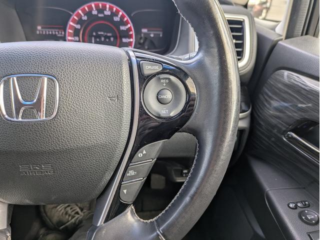 オデッセイ アブソルート・ＥＸ　メモリーナビ　ＢＴ／ＵＳＢ接続　フルセグ　Ｍサーバー　後席モニター　衝突軽減Ｂ　Ｂカメラ　障害物センサー　クルコン　ドラレコ　両側パワスラ　オートＬＥＤ　フォグ　ステアリモコン　パドルシフト　ＥＴＣ（23枚目）