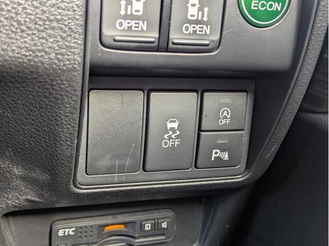 オデッセイ アブソルート・ＥＸ　メモリーナビ　ＢＴ／ＵＳＢ接続　フルセグ　Ｍサーバー　後席モニター　衝突軽減Ｂ　Ｂカメラ　障害物センサー　クルコン　ドラレコ　両側パワスラ　オートＬＥＤ　フォグ　ステアリモコン　パドルシフト　ＥＴＣ（26枚目）