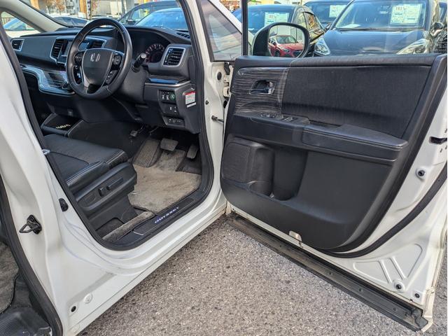 オデッセイ アブソルート・ＥＸ　メモリーナビ　ＢＴ／ＵＳＢ接続　フルセグ　Ｍサーバー　後席モニター　衝突軽減Ｂ　Ｂカメラ　障害物センサー　クルコン　ドラレコ　両側パワスラ　オートＬＥＤ　フォグ　ステアリモコン　パドルシフト　ＥＴＣ（42枚目）