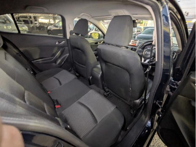 アクセラスポーツ １５Ｓ　衝突軽減ブレーキ　バックカメラ　純正ＳＤナビ　ＢＴオーディオ　ＵＳＢ接続　フルセグＴＶ　ＤＶＤ　オートエアコン　フロントフォグ　ステアリングリモコン　革巻ステア　ＭＴモード付ＡＴ　純正アルミ　ＥＴＣ（35枚目）