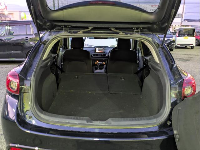 アクセラスポーツ １５Ｓ　衝突軽減ブレーキ　バックカメラ　純正ＳＤナビ　ＢＴオーディオ　ＵＳＢ接続　フルセグＴＶ　ＤＶＤ　オートエアコン　フロントフォグ　ステアリングリモコン　革巻ステア　ＭＴモード付ＡＴ　純正アルミ　ＥＴＣ（37枚目）