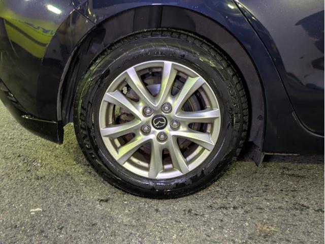 アクセラスポーツ １５Ｓ　衝突軽減ブレーキ　バックカメラ　純正ＳＤナビ　ＢＴオーディオ　ＵＳＢ接続　フルセグＴＶ　ＤＶＤ　オートエアコン　フロントフォグ　ステアリングリモコン　革巻ステア　ＭＴモード付ＡＴ　純正アルミ　ＥＴＣ（47枚目）