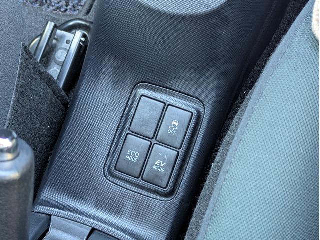 アクア Ｓ　純正ＨＤＤナビ　ＢＴオーディオ　フルセグＴＶ　ミュージックサーバー　ＤＶＤ再生　バックカメラ　オートライト　オートエアコン　スマートキー　ウインカーミラー　ＥＴＣ（21枚目）