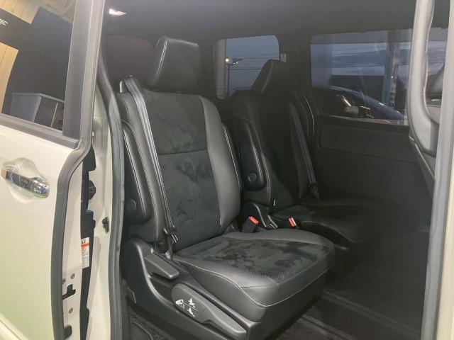 ヴォクシー ZS 煌III 9インチナビ 禁煙車 衝突軽減 レーンキープ 両側電動スライドドア クルーズコントロール 後席オートエアコン バックカメラ トヨタセーフティセンス クリアランスソナー ETC オートマチックハイビーム(39枚目)