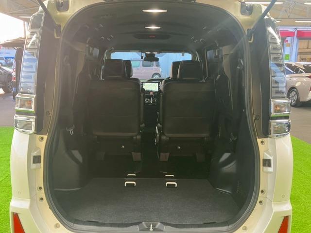 ヴォクシー ZS 煌III 9インチナビ 禁煙車 衝突軽減 レーンキープ 両側電動スライドドア クルーズコントロール 後席オートエアコン バックカメラ トヨタセーフティセンス クリアランスソナー ETC オートマチックハイビーム(41枚目)