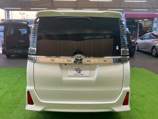 ヴォクシー ZS 煌III 9インチナビ 禁煙車 衝突軽減 レーンキープ 両側電動スライドドア クルーズコントロール 後席オートエアコン バックカメラ トヨタセーフティセンス クリアランスソナー ETC オートマチックハイビーム(66枚目)