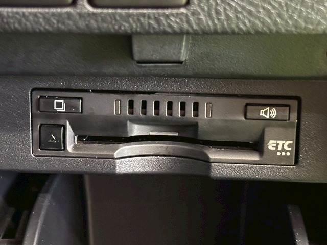 ヴェルファイア ３．５Ｚ　９型ナビ　後席モニター　ＣＤ／ＤＶＤデッキ　後席オートエアコン　レーダークルーズコントロール　クリアランスソナー　オートマチックハイビーム　バックカメラ　ＥＴＣ　両側電動スライドドア　オットマン（9枚目）