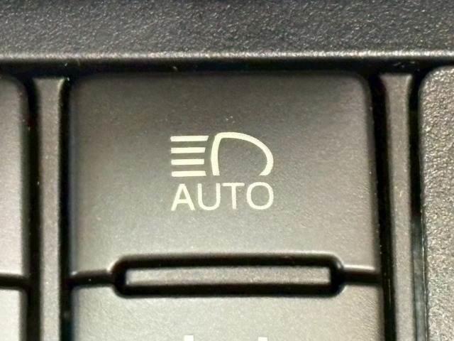 シエンタ Ｇ　Ｃｕｅｒｏ　７型ナビ　衝突軽減　レーンキープ　両側電動スライドドア　クリアランスソナー　オートマチックハイビーム　７人乗り　ＬＥＤヘッド　ＤＶＤ再生可　禁煙車　バックカメラ　ＥＴＣ　ＵＳＢ充電　スマートキー（6枚目）