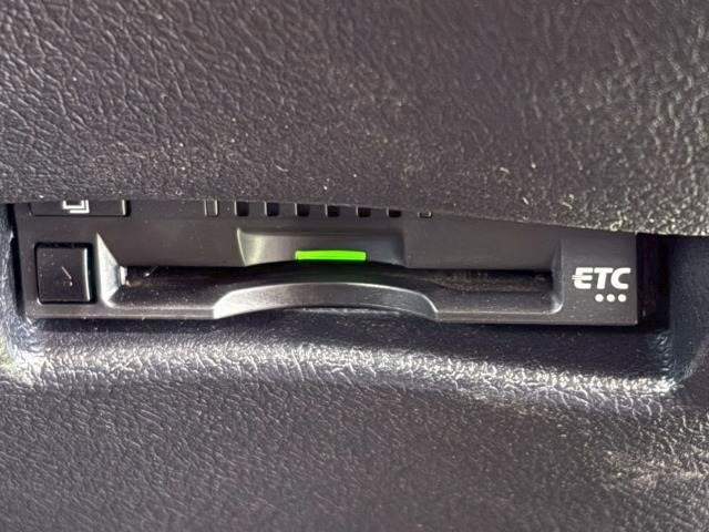 シエンタ Ｇ　Ｃｕｅｒｏ　７型ナビ　衝突軽減　レーンキープ　両側電動スライドドア　クリアランスソナー　オートマチックハイビーム　７人乗り　ＬＥＤヘッド　ＤＶＤ再生可　禁煙車　バックカメラ　ＥＴＣ　ＵＳＢ充電　スマートキー（8枚目）