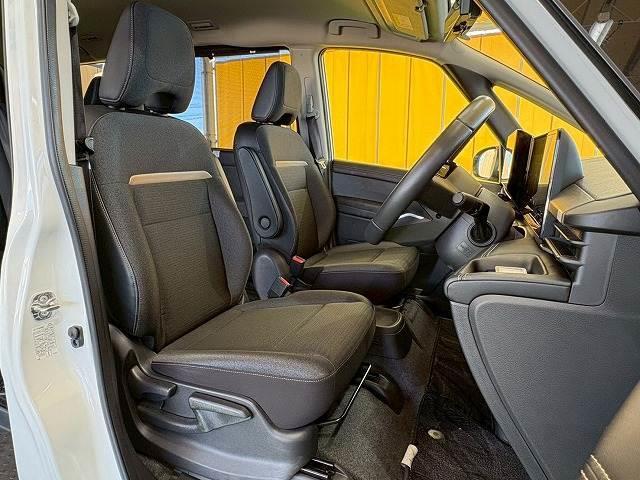 セレナ e-POWER ハイウェイスター V 12.3型ナビ 全方位 プロパイロット BSW  デジタルインナーミラー 後席オートエアコン クリアランスソナー 衝突軽減 レーンキープ ハンズフリーオートスライドドア 両側電動スライドドア 地デジ(9枚目)