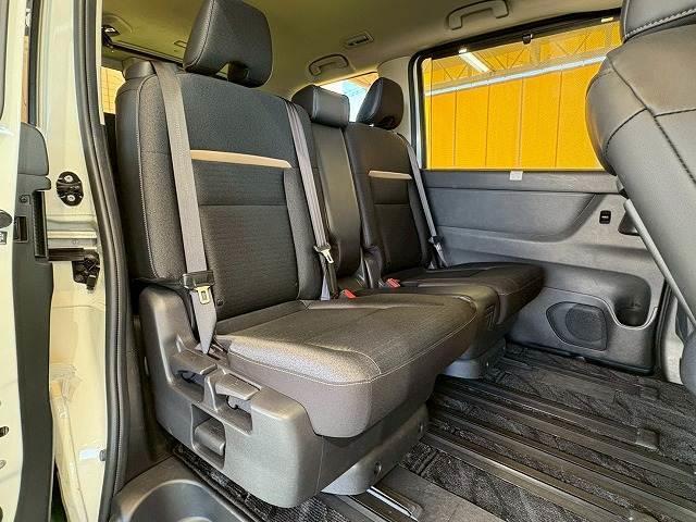 セレナ e-POWER ハイウェイスター V 12.3型ナビ 全方位 プロパイロット BSW  デジタルインナーミラー 後席オートエアコン クリアランスソナー 衝突軽減 レーンキープ ハンズフリーオートスライドドア 両側電動スライドドア 地デジ(10枚目)