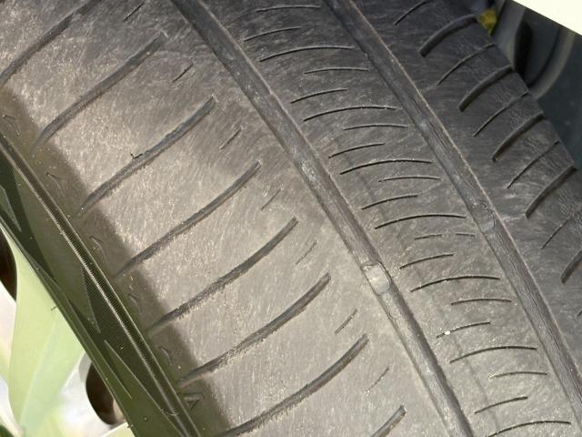 ノア ハイブリッドＧ　９型ナビ　後席モニター　クルーズコントロール　後席オートエアコン　衝突軽減　レーンキープ　両側電動スライドドア　オートマチックハイビーム　シートヒーター　バックカメラ　地デジ　プッシュスタート（25枚目）