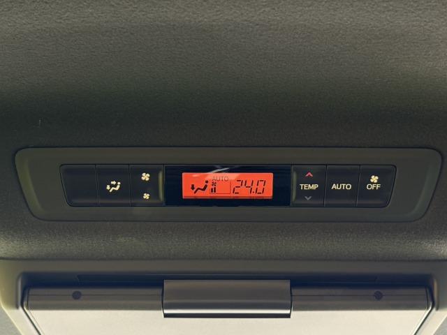 ノア ハイブリッドＧ　９型ナビ　後席モニター　クルーズコントロール　後席オートエアコン　衝突軽減　レーンキープ　両側電動スライドドア　オートマチックハイビーム　シートヒーター　バックカメラ　地デジ　プッシュスタート（46枚目）