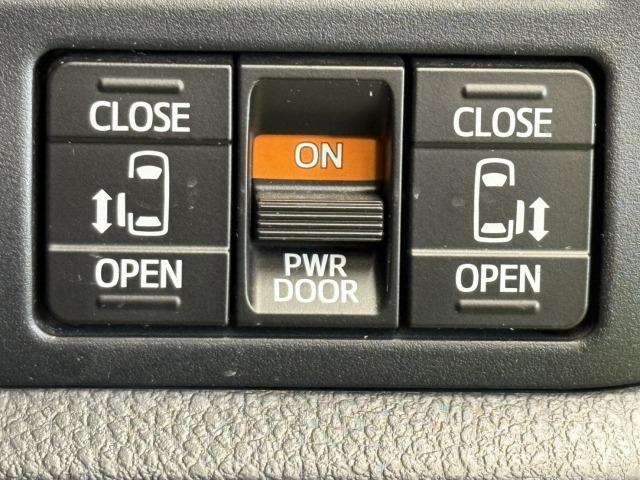 ノア ハイブリッドＧ　９型ナビ　後席モニター　クルーズコントロール　後席オートエアコン　衝突軽減　レーンキープ　両側電動スライドドア　オートマチックハイビーム　シートヒーター　バックカメラ　地デジ　プッシュスタート（67枚目）