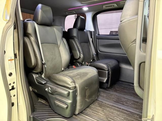 ヴェルファイア ＺＡ　モデリスタ　サンルーフ　９型ナビ　後席モニタ　レーダークルーズコントロール　後席オートエアコン　クリアランスソナー　衝突軽減　レーンキープ　バックカメラ　地デジ　両側電動スライドドア（11枚目）