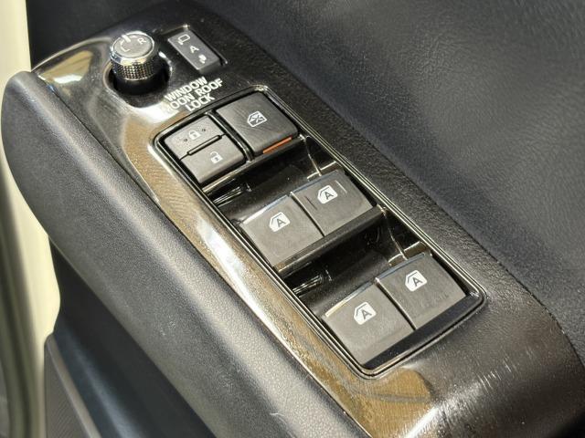 ヴェルファイア ＺＡ　モデリスタ　サンルーフ　９型ナビ　後席モニタ　レーダークルーズコントロール　後席オートエアコン　クリアランスソナー　衝突軽減　レーンキープ　バックカメラ　地デジ　両側電動スライドドア（54枚目）