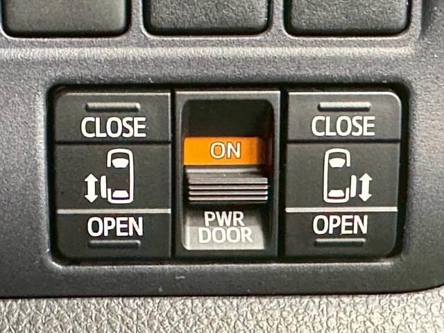 ヴォクシー ZS 4WD 9型ナビ 後席モニタ- 両側電動スライド LEDヘッドライト フロントフォグライト プッシュスタート スマートキー 7人乗り 3列シート 地デジ バックカメラ 純正アルミ オートエアコン(8枚目)