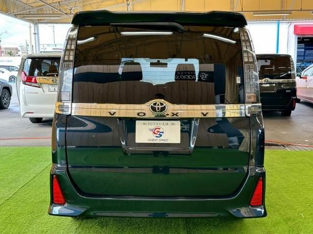 ヴォクシー ZS 4WD 9型ナビ 後席モニタ- 両側電動スライド LEDヘッドライト フロントフォグライト プッシュスタート スマートキー 7人乗り 3列シート 地デジ バックカメラ 純正アルミ オートエアコン(17枚目)