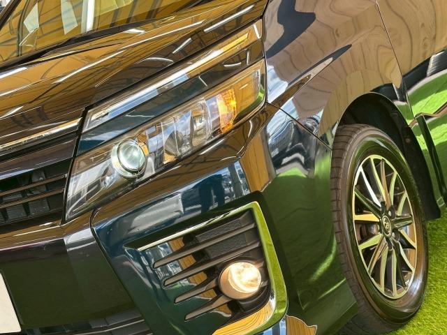ヴォクシー ZS 4WD 9型ナビ 後席モニタ- 両側電動スライド LEDヘッドライト フロントフォグライト プッシュスタート スマートキー 7人乗り 3列シート 地デジ バックカメラ 純正アルミ オートエアコン(31枚目)