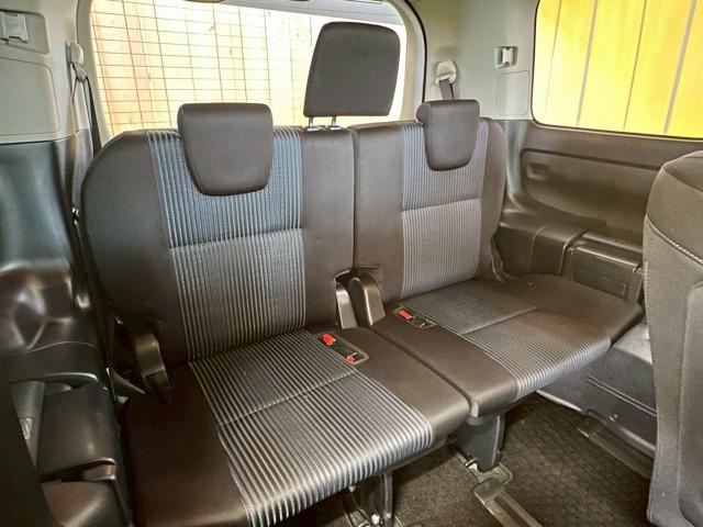 ヴォクシー ZS 4WD 9型ナビ 後席モニタ- 両側電動スライド LEDヘッドライト フロントフォグライト プッシュスタート スマートキー 7人乗り 3列シート 地デジ バックカメラ 純正アルミ オートエアコン(44枚目)