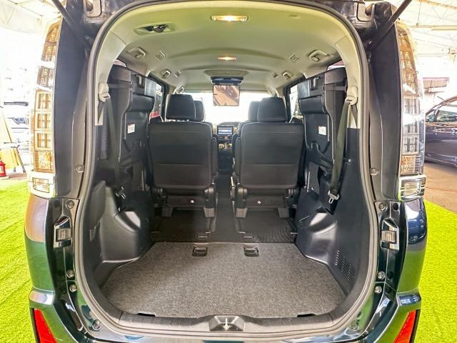 ヴォクシー ZS 4WD 9型ナビ 後席モニタ- 両側電動スライド LEDヘッドライト フロントフォグライト プッシュスタート スマートキー 7人乗り 3列シート 地デジ バックカメラ 純正アルミ オートエアコン(46枚目)