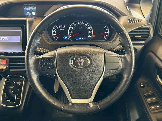 ヴォクシー ZS 4WD 9型ナビ 後席モニタ- 両側電動スライド LEDヘッドライト フロントフォグライト プッシュスタート スマートキー 7人乗り 3列シート 地デジ バックカメラ 純正アルミ オートエアコン(49枚目)