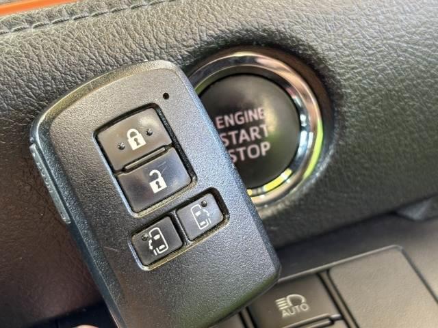 シエンタ Ｇ　クエロ　純正ナビ　衝突軽減　全方位　レーンキープＥＴＣ　オートマチックハイビーム　バックカメラ　地デジ　プッシュスタート　スマートキー　ＬＥＤヘッドライト　フロントフォグライト　両側電動スライドドア　ＥＴＣ（7枚目）