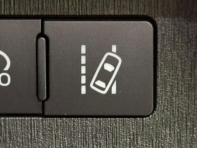 プリウスアルファ Ｇ　純正ナビ　クル－ズコントロール　衝突軽減　　レーンキープ　ＥＴＣ　オートマチックハイビーム　パワーシート　バックカメラ　コーナーセンサー　地デジ　Ｂｌｕｅｔｏｏｔｈ　フロントフォグ　プッシュスタート（58枚目）