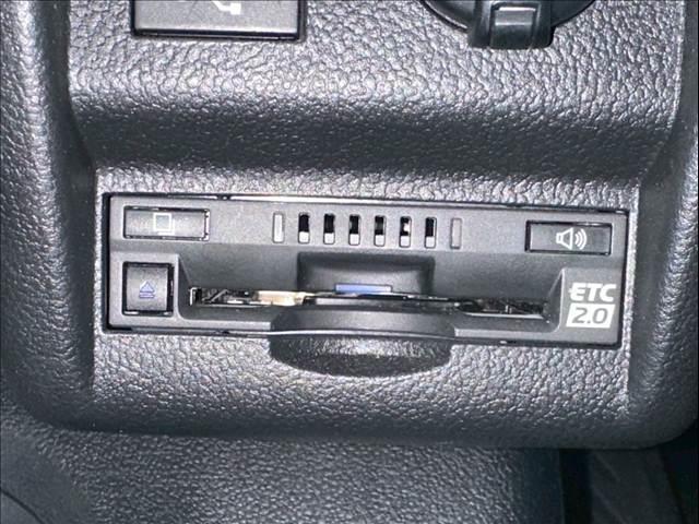 グランエース Premium 9型ナビ 全方位 後席モニター デジタルミラ レーダークルーズコントロール 衝突軽減 レーンキープ 後席オートエアコン シートヒーター オットマン 電動シート LEDヘッドライト プッシュスタート(8枚目)