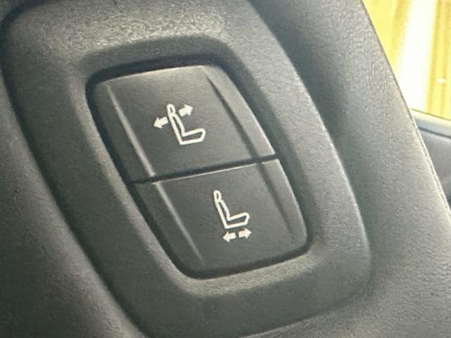 グランエース Premium 9型ナビ 全方位 後席モニター デジタルミラ レーダークルーズコントロール 衝突軽減 レーンキープ 後席オートエアコン シートヒーター オットマン 電動シート LEDヘッドライト プッシュスタート(67枚目)