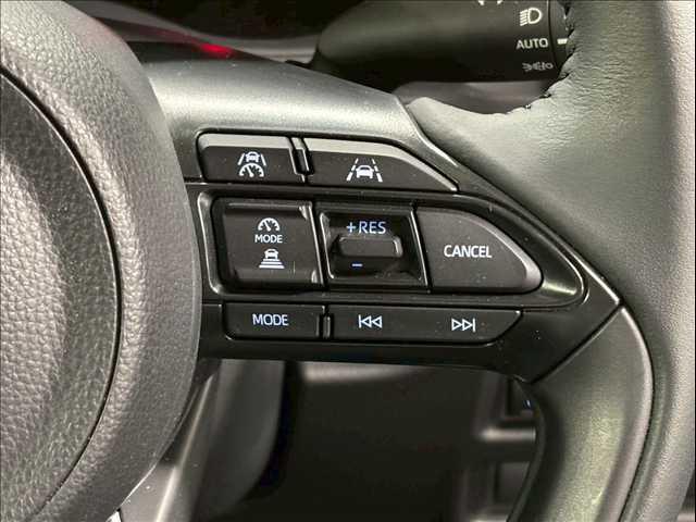 シエンタ Ｚ　１０型ナビ　全方位　ＢＳＭ　シートヒーター　レーダークルーズコントロール　衝突軽減　レーンキープ　ＥＴＣ　ステアリングヒーター　コーナーセンサー　ＬＥＤヘッドライト　オートマチックハイビーム（5枚目）