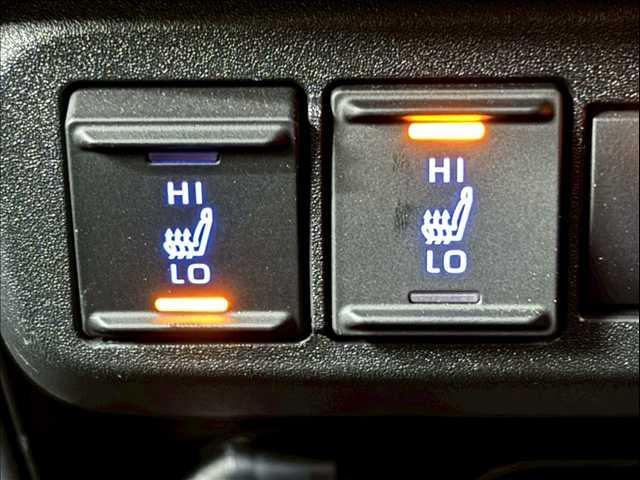 シエンタ Ｚ　１０型ナビ　全方位　ＢＳＭ　シートヒーター　レーダークルーズコントロール　衝突軽減　レーンキープ　ＥＴＣ　ステアリングヒーター　コーナーセンサー　ＬＥＤヘッドライト　オートマチックハイビーム（8枚目）