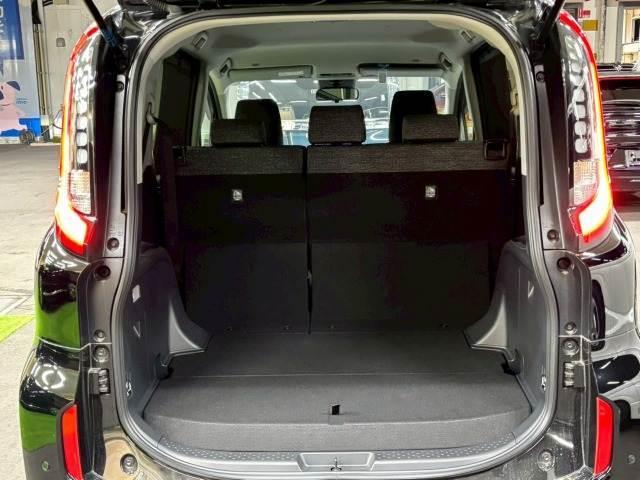 シエンタ Ｚ　１０型ナビ　全方位　ＢＳＭ　シートヒーター　レーダークルーズコントロール　衝突軽減　レーンキープ　ＥＴＣ　ステアリングヒーター　コーナーセンサー　ＬＥＤヘッドライト　オートマチックハイビーム（12枚目）