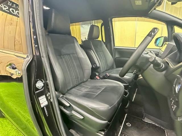 エスクァイア Gi Premium Package “Black-Tail 10型ナビ クルーズコントロール ETC  シートヒーター ステアリングヒーター 後席オートエアコン 両側電動スライドドア 地デジ バックカメラ 衝突軽減 レーンキープ プッシュスタート スマートキー(9枚目)