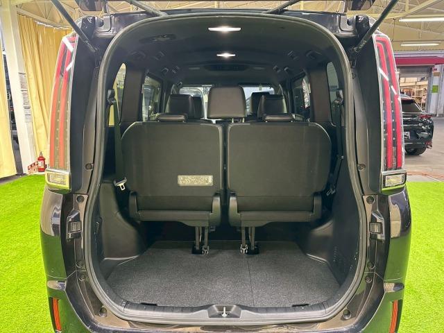 エスクァイア Gi Premium Package “Black-Tail 10型ナビ クルーズコントロール ETC  シートヒーター ステアリングヒーター 後席オートエアコン 両側電動スライドドア 地デジ バックカメラ 衝突軽減 レーンキープ プッシュスタート スマートキー(44枚目)