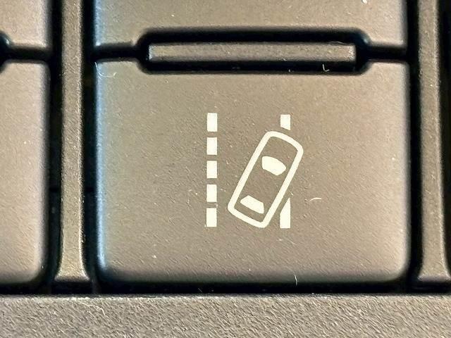 シエンタ ハイブリッドＧ　純正ナビ　両側電動スライドドア　シートヒーター　プッシュスタート　スマートキー　衝突軽減　レーンキープ　オートマチックハイビーム　ＥＴＣ　地デジ　バックカメラ　オートライト　オートエアコン（7枚目）