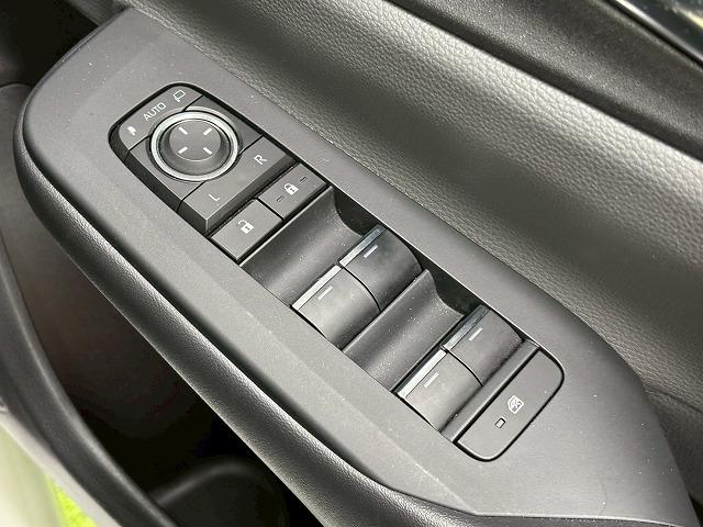 プリウス Z 12.3型ナビ 全周囲 パノラマルーフ モデリスタエアロ BSM レーダークルーズコントロール デジタルインナーミラー シートヒーター シートクーラー クリアランスソナー 電動リアゲート LEDヘッド(75枚目)