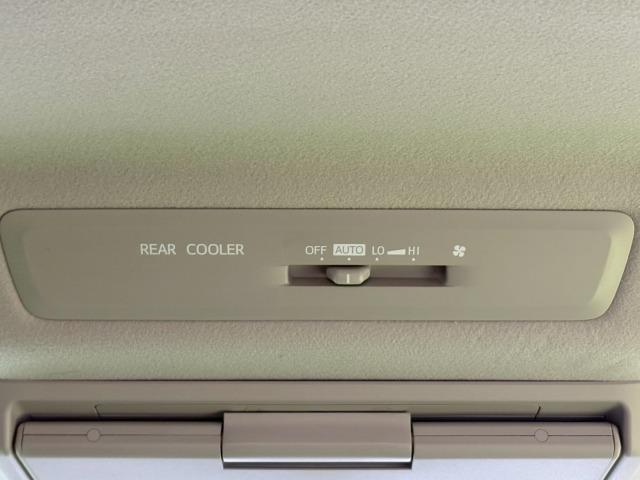 ノア Ｓｉ　１０インチナビ　後席モニター　衝突軽減　　レーンキープ　両側電動スライドドア　オートマチックハイビーム　ＥＴＣ　バックカメラ　地デジ　フォグライト　プッシュスタート　スマートキー　純正アルミホイール（39枚目）