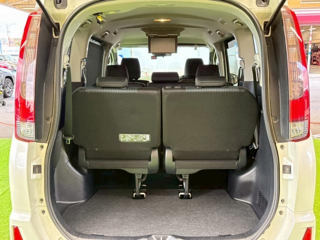 ノア Ｓｉ　１０インチナビ　後席モニター　衝突軽減　　レーンキープ　両側電動スライドドア　オートマチックハイビーム　ＥＴＣ　バックカメラ　地デジ　フォグライト　プッシュスタート　スマートキー　純正アルミホイール（43枚目）