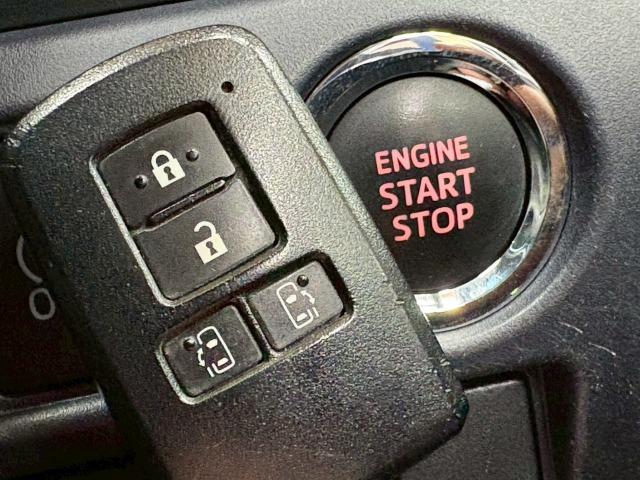 ノア Ｓｉ　１０インチナビ　後席モニター　衝突軽減　　レーンキープ　両側電動スライドドア　オートマチックハイビーム　ＥＴＣ　バックカメラ　地デジ　フォグライト　プッシュスタート　スマートキー　純正アルミホイール（58枚目）