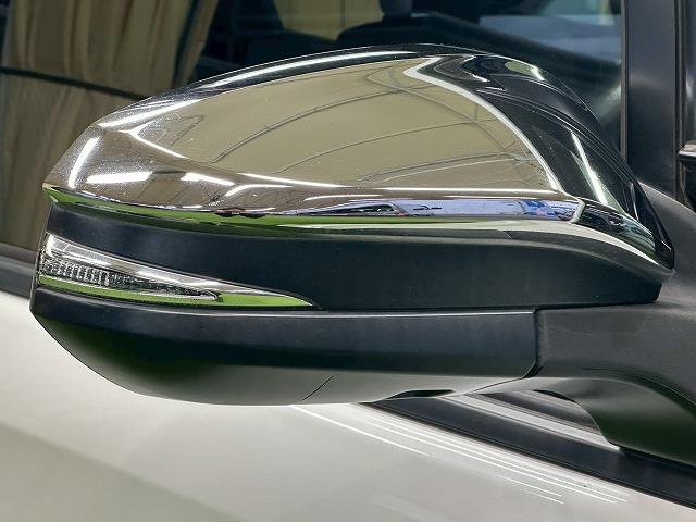 ヴォクシー ZS“煌II” 純正10型ナビ 後席モニター 両側電動スライドドア 衝突軽減 レーンキープアシスト ETC バックカメラ アイドリングストップ オートマチックハイビーム テレビキャンセラー リアクーラー 7人乗り(30枚目)