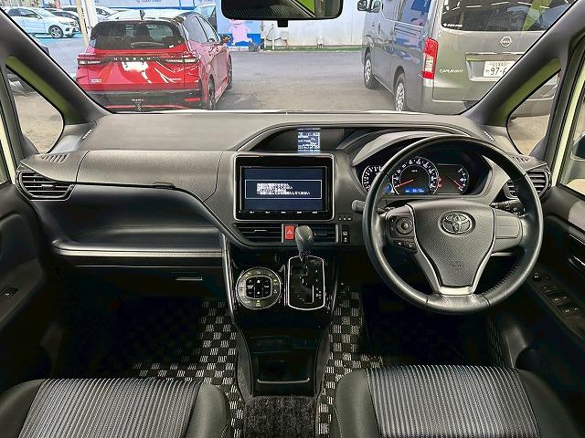 ヴォクシー ZS“煌II” 純正10型ナビ 後席モニター 両側電動スライドドア 衝突軽減 レーンキープアシスト ETC バックカメラ アイドリングストップ オートマチックハイビーム テレビキャンセラー リアクーラー 7人乗り(46枚目)