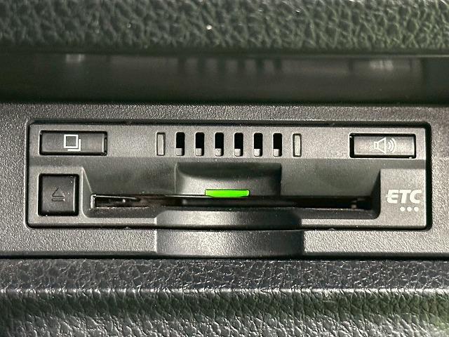 ヴォクシー ZS“煌II” 純正10型ナビ 後席モニター 両側電動スライドドア 衝突軽減 レーンキープアシスト ETC バックカメラ アイドリングストップ オートマチックハイビーム テレビキャンセラー リアクーラー 7人乗り(62枚目)