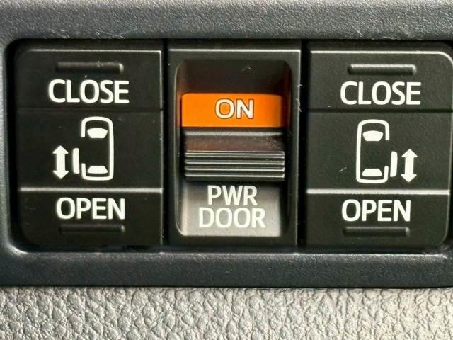 ヴォクシー ＺＳ　煌　純正１０インチナビ　フリップダウンモニター　両側電動スライド　軽減ブレーキ　レーンキープ　Ｂｌｕｅｔｏｏｔｈ　スマートキー　フルセグ　バックカメラ　フォグライト　ウォークスルー　ＥＴＣ　７人乗り（6枚目）