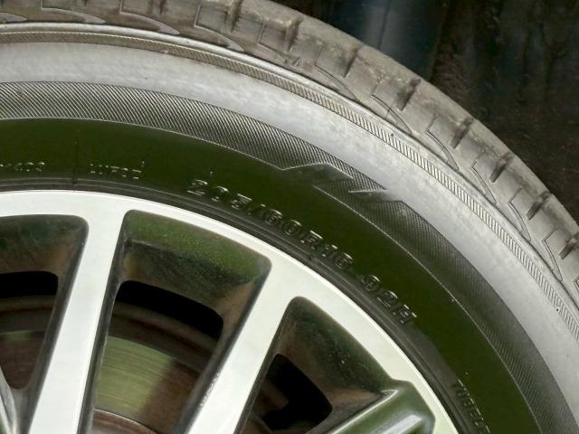 ヴォクシー ＺＳ　煌　純正１０インチナビ　フリップダウンモニター　両側電動スライド　軽減ブレーキ　レーンキープ　Ｂｌｕｅｔｏｏｔｈ　スマートキー　フルセグ　バックカメラ　フォグライト　ウォークスルー　ＥＴＣ　７人乗り（23枚目）