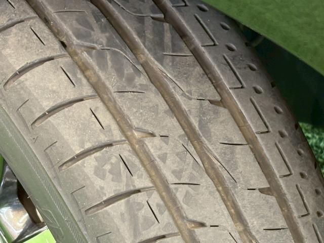 ヴォクシー ＺＳ　煌　純正１０インチナビ　フリップダウンモニター　両側電動スライド　軽減ブレーキ　レーンキープ　Ｂｌｕｅｔｏｏｔｈ　スマートキー　フルセグ　バックカメラ　フォグライト　ウォークスルー　ＥＴＣ　７人乗り（26枚目）