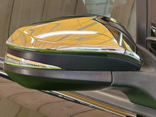 ヴォクシー ＺＳ　煌　純正１０インチナビ　フリップダウンモニター　両側電動スライド　軽減ブレーキ　レーンキープ　Ｂｌｕｅｔｏｏｔｈ　スマートキー　フルセグ　バックカメラ　フォグライト　ウォークスルー　ＥＴＣ　７人乗り（28枚目）