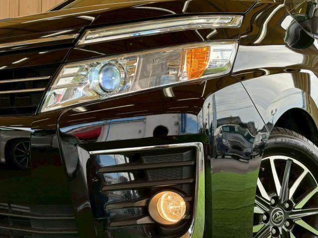 ヴォクシー ＺＳ　煌　純正１０インチナビ　フリップダウンモニター　両側電動スライド　軽減ブレーキ　レーンキープ　Ｂｌｕｅｔｏｏｔｈ　スマートキー　フルセグ　バックカメラ　フォグライト　ウォークスルー　ＥＴＣ　７人乗り（29枚目）