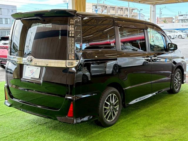 ヴォクシー ＺＳ　煌　純正１０インチナビ　フリップダウンモニター　両側電動スライド　軽減ブレーキ　レーンキープ　Ｂｌｕｅｔｏｏｔｈ　スマートキー　フルセグ　バックカメラ　フォグライト　ウォークスルー　ＥＴＣ　７人乗り（39枚目）